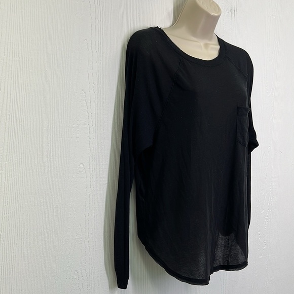 Free People - Black Movement Crewneck Pocket Ruched Long Sleeve Blouse Size XS - Picture 3 of 11